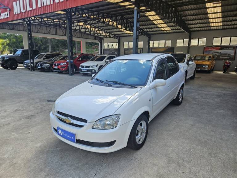CHEVROLET - CLASSIC - 2014/2014 - Branca - R$ 30.900,00