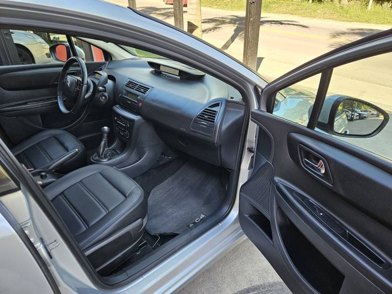 CITROËN - C4 - 2011/2011 - Prata - R$ 32.900,00