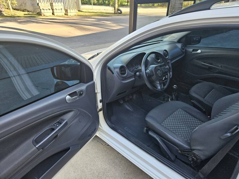 VOLKSWAGEN - SAVEIRO - 2014/2015 - Branca - R$ 52.900,00