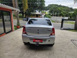 RENAULT - LOGAN - 2008/2009 - Prata - R$ 30.000,00