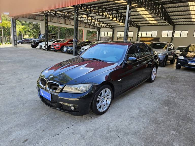 BMW - 318I - 2012/2012 - Preta - R$ 63.900,00