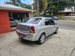 RENAULT - LOGAN - 2008/2009 - Prata - R$ 30.000,00