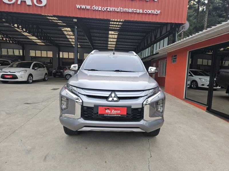 MITSUBISHI - L200 TRITON - 2022/2022 - Prata - R$ 215.900,00
