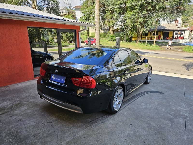 BMW - 318I - 2012/2012 - Preta - R$ 63.900,00