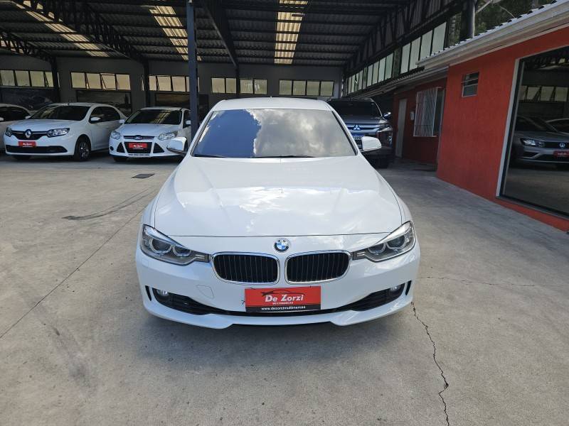 BMW - 320I - 2015/2015 - Branca - R$ 105.900,00