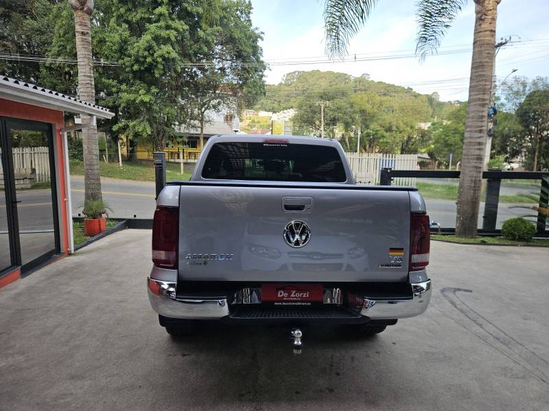 VOLKSWAGEN - AMAROK - 2023/2023 - Prata - R$ 218.900,00