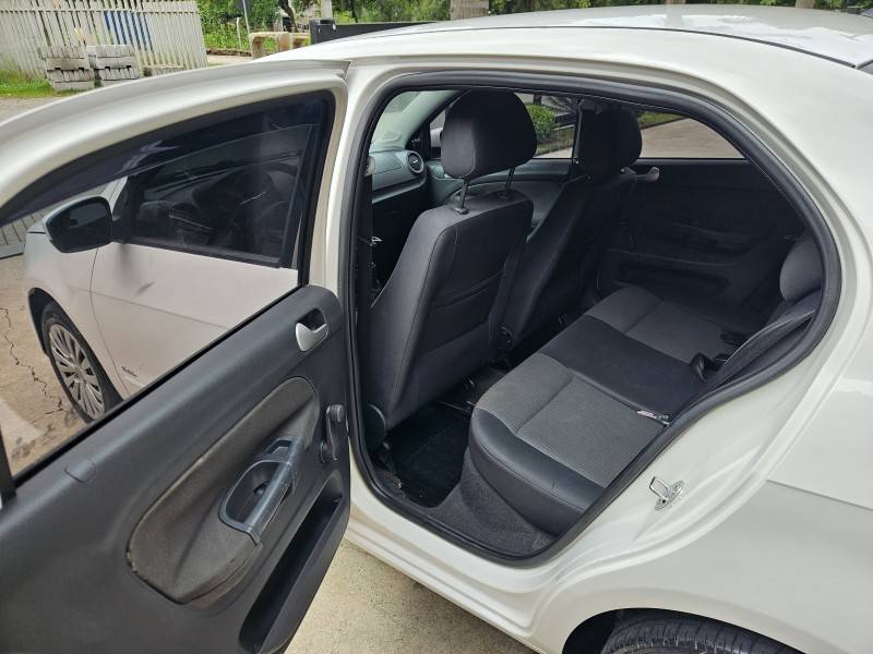 VOLKSWAGEN - VOYAGE - 2013/2013 - Branca - R$ 36.900,00