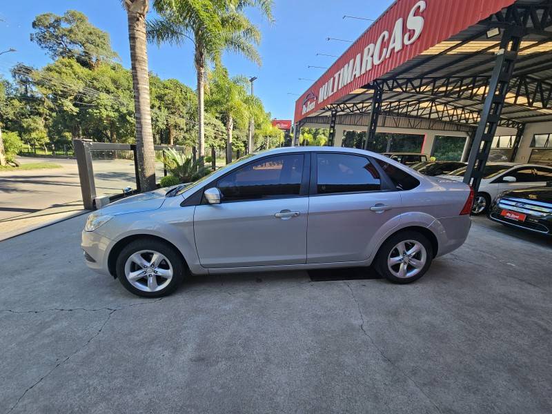 FORD - FOCUS - 2011/2011 - Prata - R$ 38.900,00