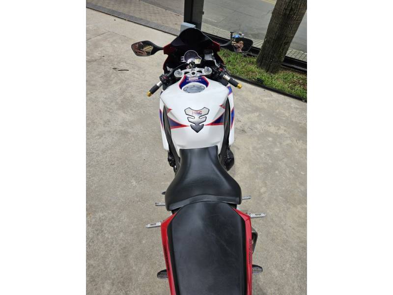 HONDA - CBR 1000RR - 2010/2010 - Branca - R$ 50.900,00