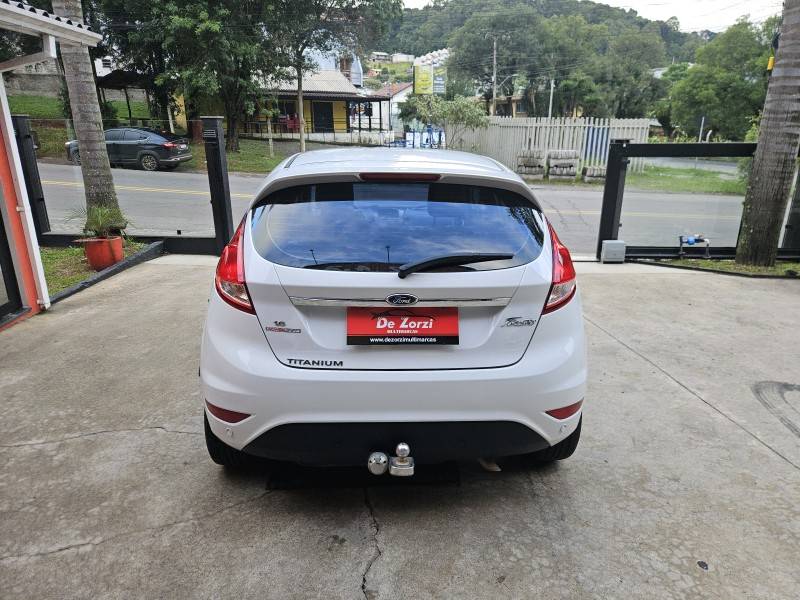 FORD - FIESTA - 2014/2014 - Branca - R$ 42.900,00