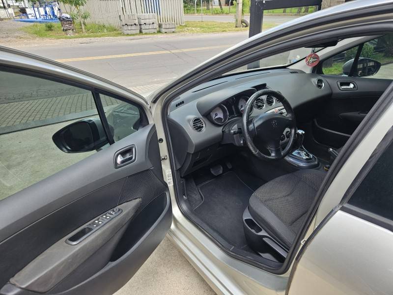 PEUGEOT - 408 - 2011/2012 - Prata - R$ 30.900,00
