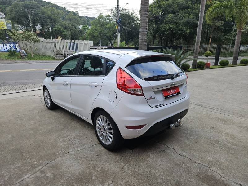 FORD - FIESTA - 2014/2014 - Branca - R$ 42.900,00