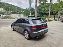 AUDI - A3 - 2013/2014 - Cinza - R$ 74.900,00