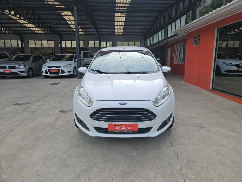 FORD - FIESTA - 2014/2015 - Branca - R$ 54.900,00