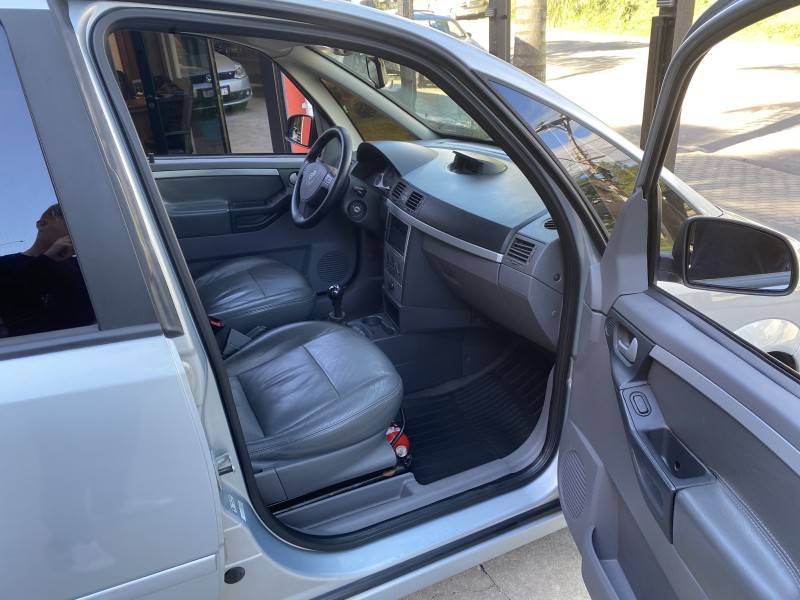 CHEVROLET - MERIVA - 2007/2007 - Prata - R$ 28.900,00