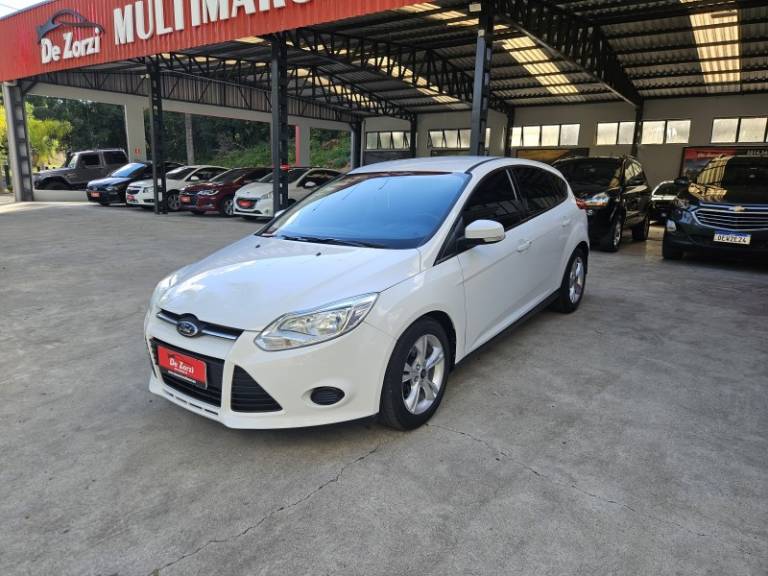 FORD - FOCUS - 2014/2014 - Branca - R$ 51.900,00