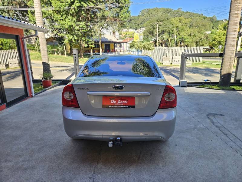 FORD - FOCUS - 2011/2011 - Prata - R$ 38.900,00