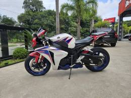 HONDA - CBR 1000RR - 2010/2010 - Branca - R$ 50.900,00