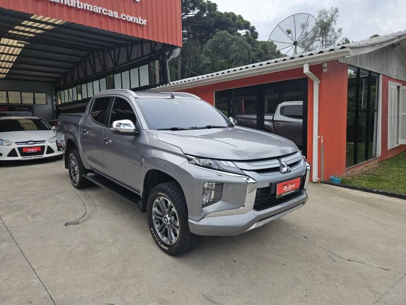MITSUBISHI - L200 TRITON - 2022/2022 - Prata - R$ 215.900,00