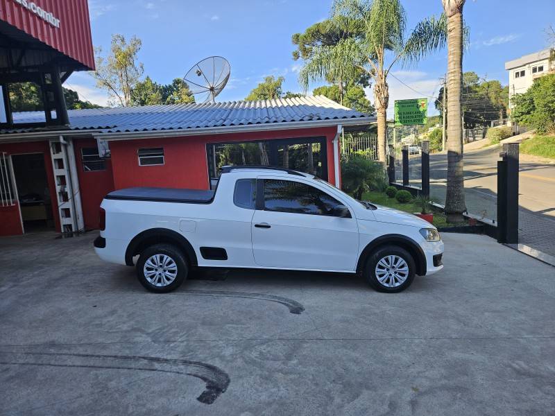 VOLKSWAGEN - SAVEIRO - 2014/2015 - Branca - R$ 52.900,00
