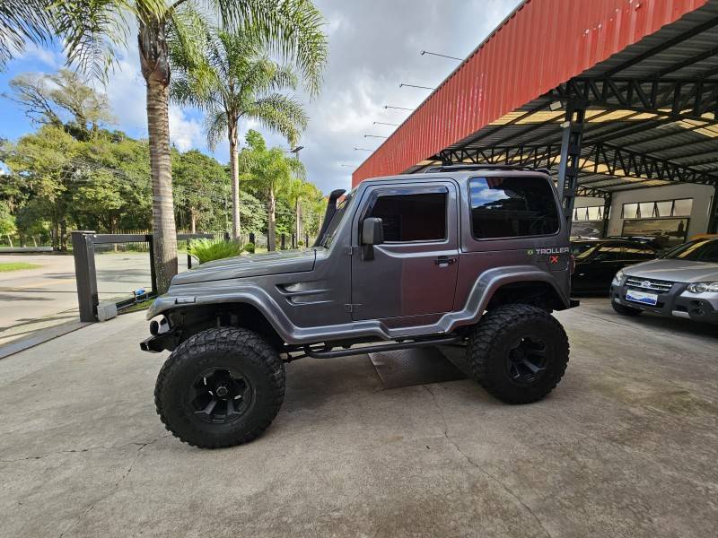 TROLLER - T4 - 2008/2008 - Cinza - R$ 99.900,00