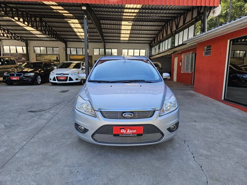 FORD - FOCUS - 2011/2011 - Prata - R$ 38.900,00
