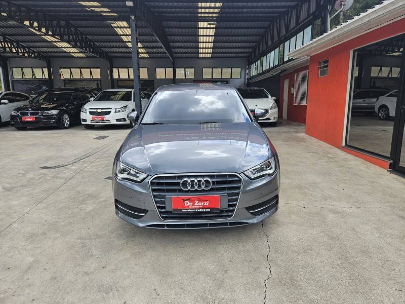 AUDI - A3 - 2013/2014 - Cinza - R$ 74.900,00