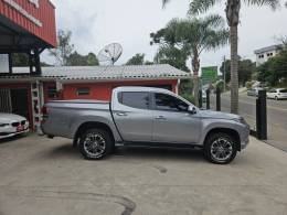 MITSUBISHI - L200 TRITON - 2022/2022 - Prata - R$ 215.900,00