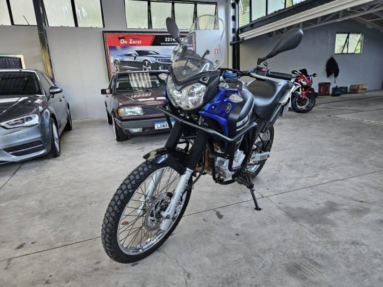 YAMAHA - XTZ 250 - 2017/2018 - Azul - R$ 23.900,00