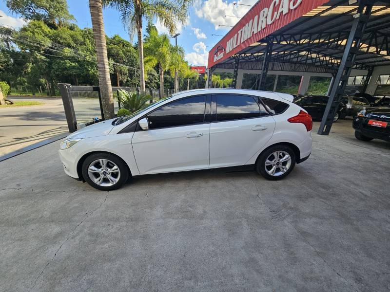 FORD - FOCUS - 2014/2014 - Branca - R$ 51.900,00