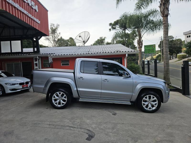 VOLKSWAGEN - AMAROK - 2023/2023 - Prata - R$ 218.900,00