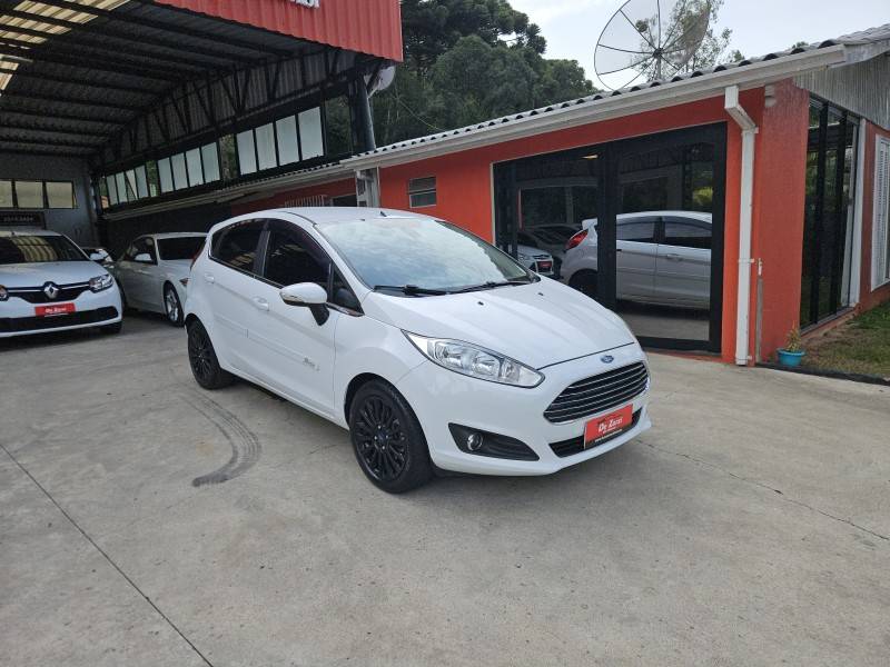 FORD - FIESTA - 2014/2015 - Branca - R$ 54.900,00