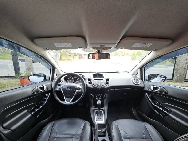 FORD - FIESTA - 2014/2015 - Branca - R$ 54.900,00