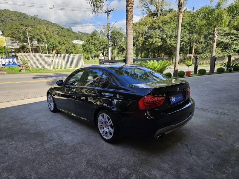 BMW - 318I - 2012/2012 - Preta - R$ 63.900,00