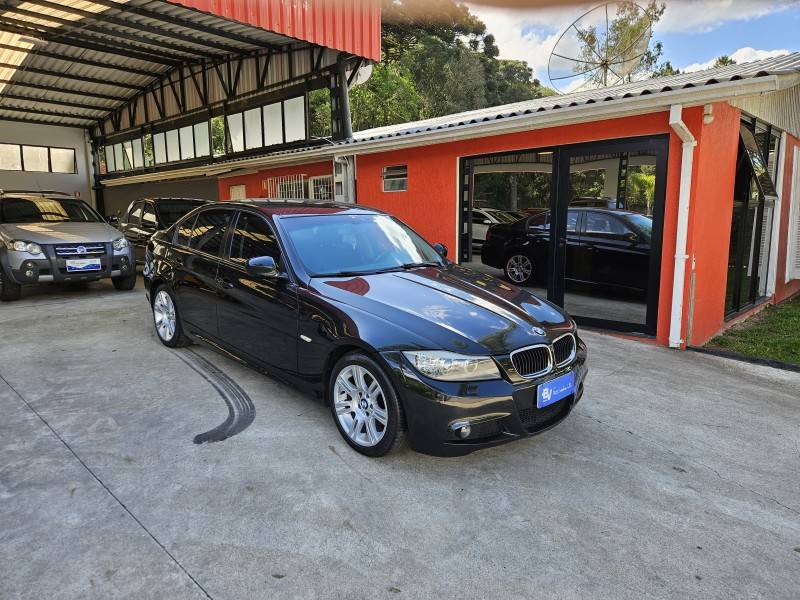 BMW - 318I - 2012/2012 - Preta - R$ 63.900,00