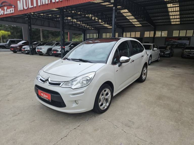 CITROËN - C3 - 2014/2015 - Branca - R$ 48.900,00