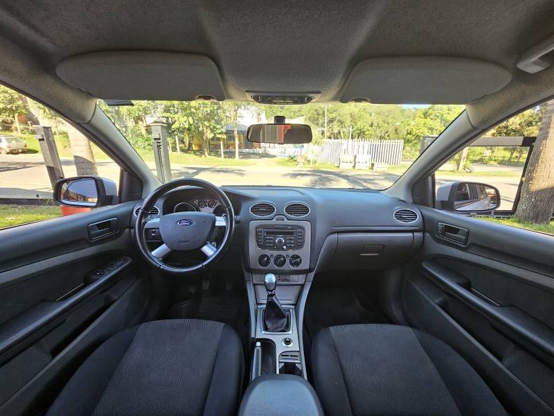 FORD - FOCUS - 2011/2011 - Prata - R$ 38.900,00