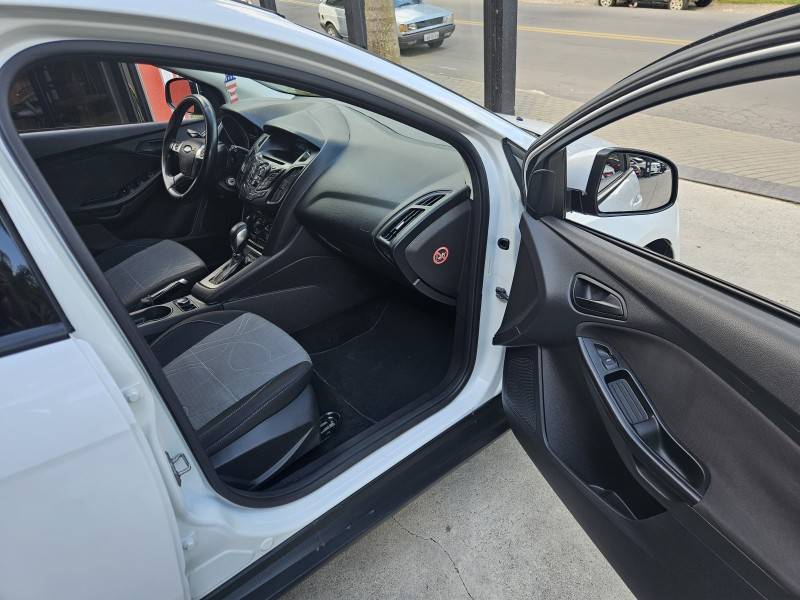 FORD - FOCUS - 2014/2014 - Branca - R$ 51.900,00