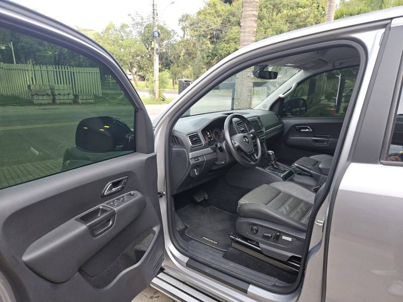 VOLKSWAGEN - AMAROK - 2023/2023 - Prata - R$ 218.900,00
