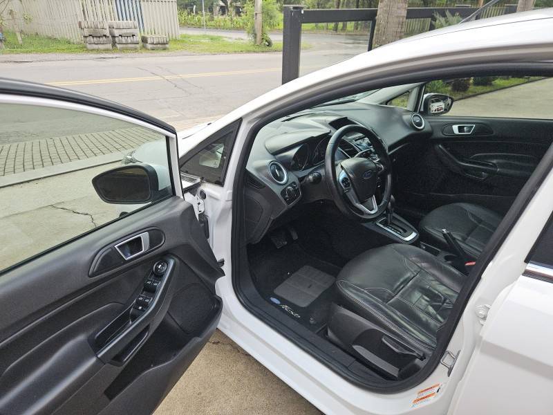 FORD - FIESTA - 2014/2014 - Branca - R$ 42.900,00