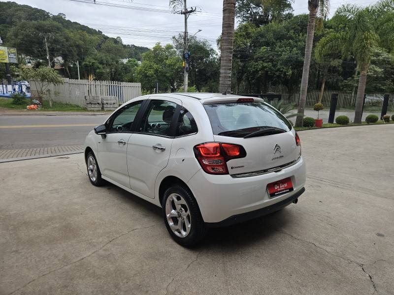 CITROËN - C3 - 2014/2015 - Branca - R$ 48.900,00