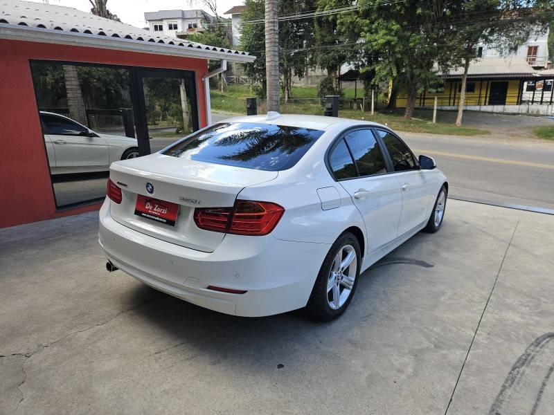 BMW - 320I - 2015/2015 - Branca - R$ 105.900,00