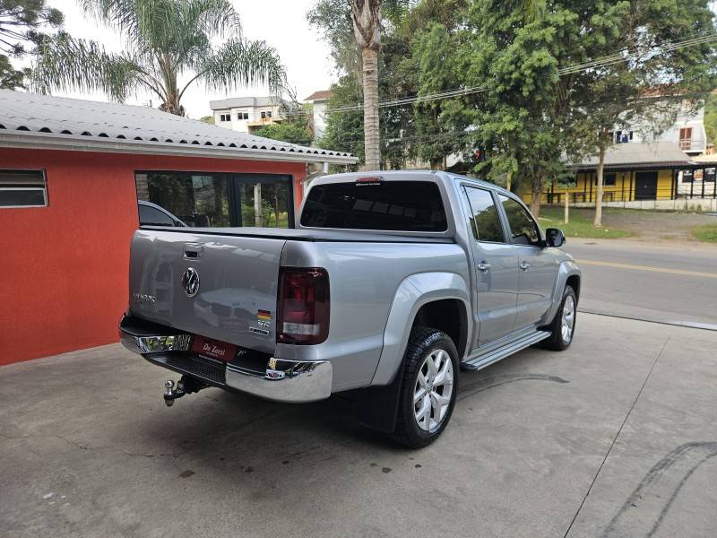 VOLKSWAGEN - AMAROK - 2023/2023 - Prata - R$ 218.900,00