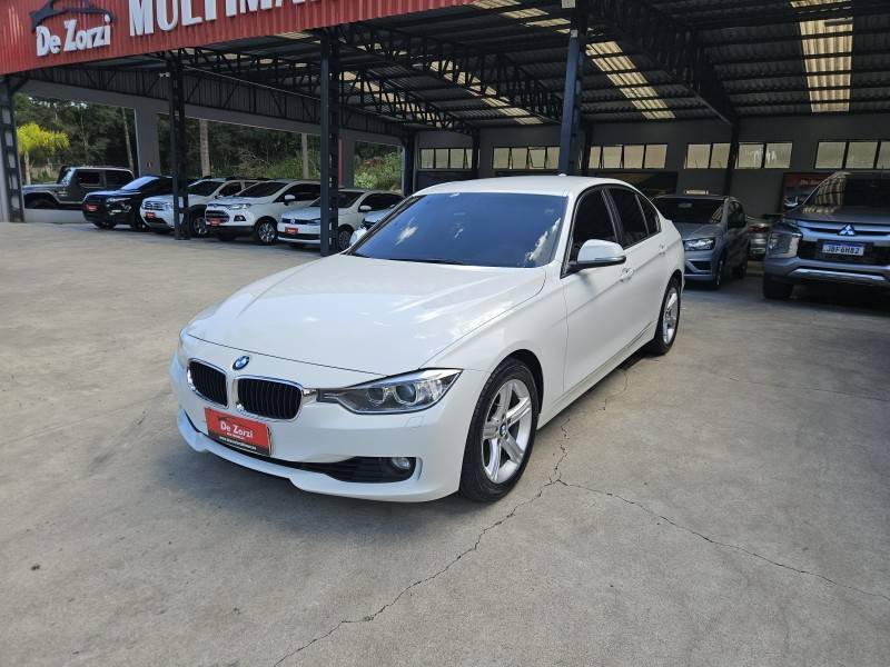 BMW - 320I - 2015/2015 - Branca - R$ 105.900,00